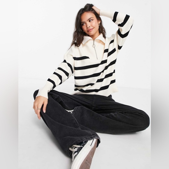 ⭐️Beautiful striped black and white knit sweater women’s large - Picture 7 of 8